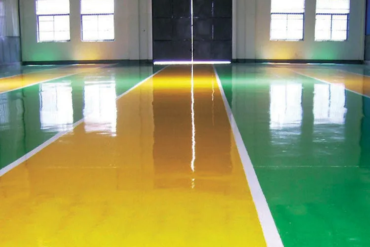 Tường nhà phản chiếu ánh sáng nhẹ nhờ lớp sơn phủ bóng ngoài trời
